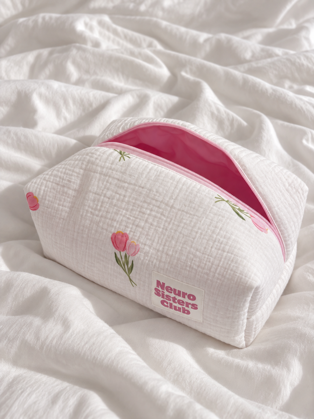 Trousse double gaze de coton blanc avec tulipes