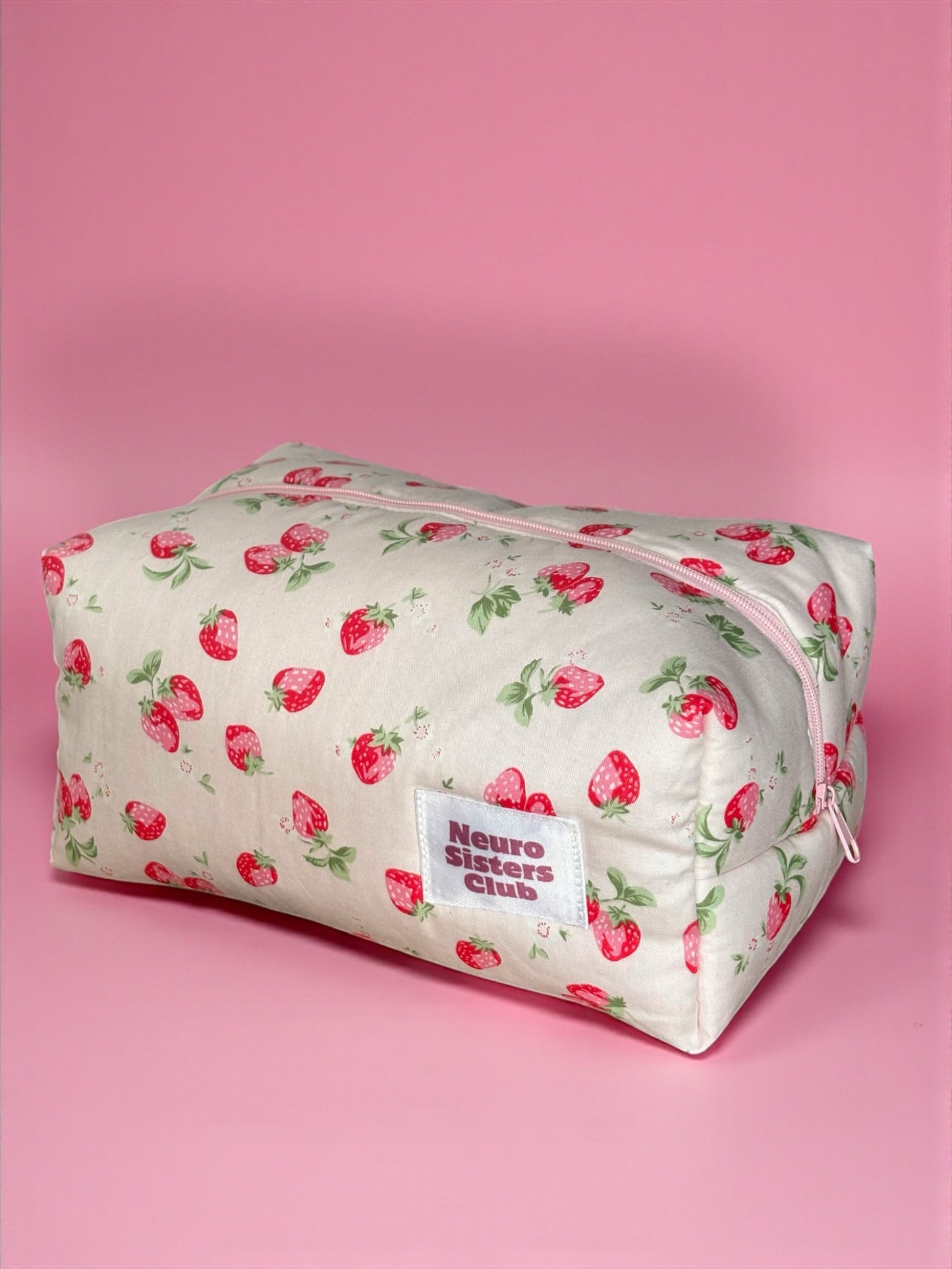 Trousse de toilette rose à fraise