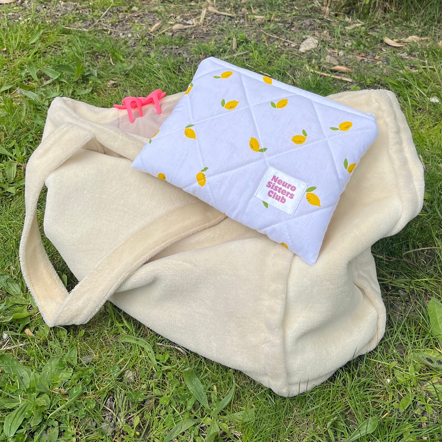 Lemon pouch