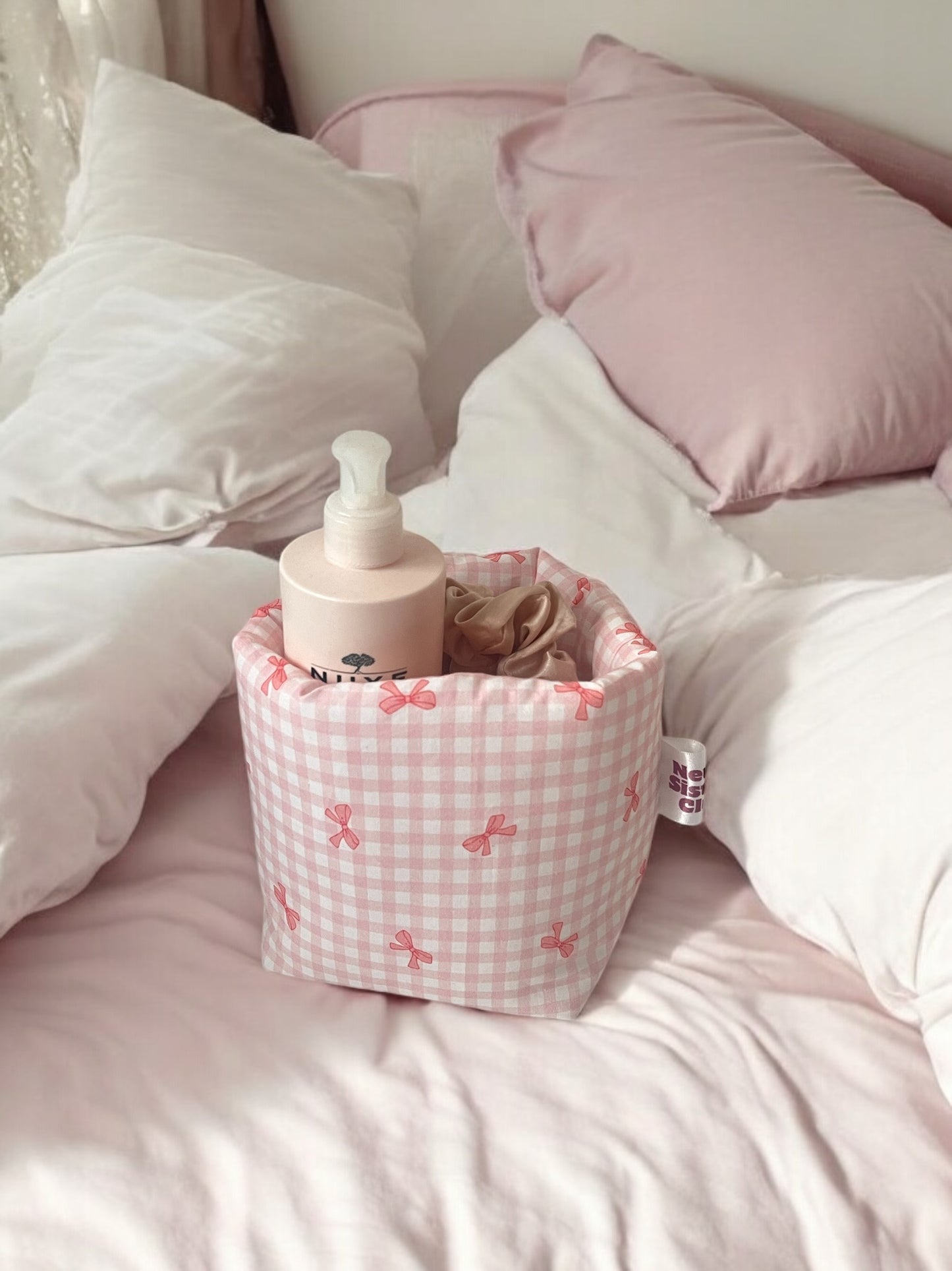 Vichy knot storage basket