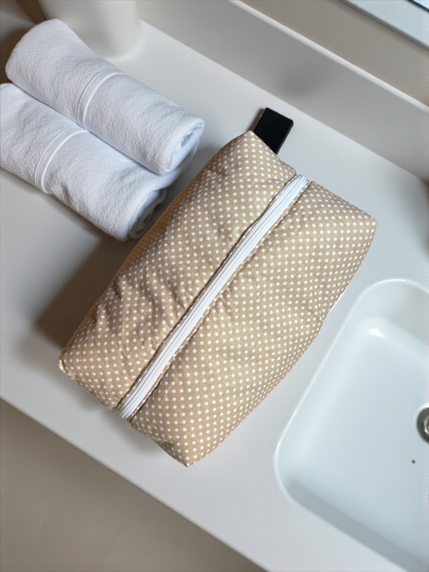 Trousse de toilette à pois beige