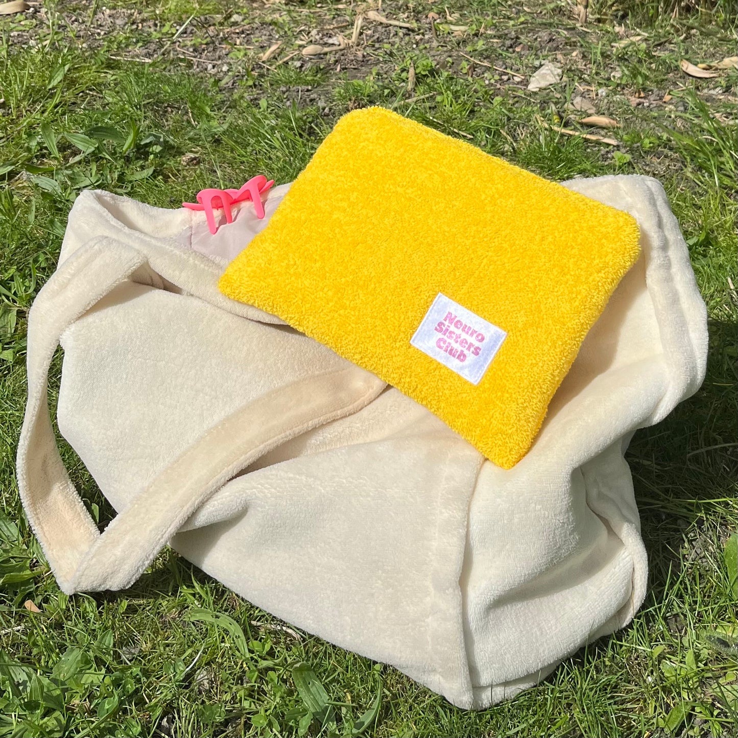 Pochette éponge jaune