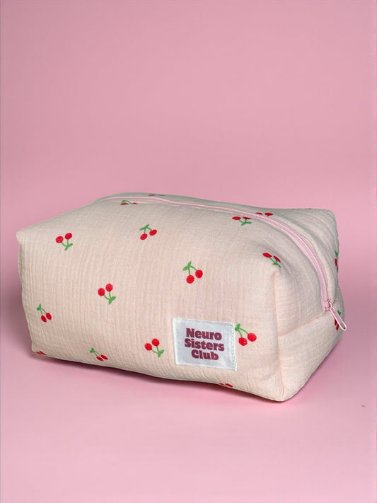 Trousse de toilette rose en double gaze avec cerise