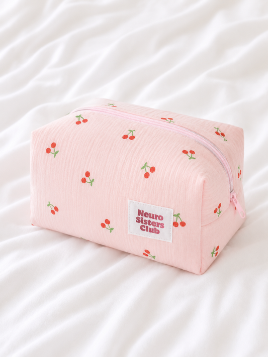 Trousse de toilette rose en double gaze avec cerise
